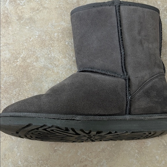 UGG Classic Short Boots Sheepskin 2010 Size 7 Twinface Water Repellent Cozy - Picture 4 of 8
